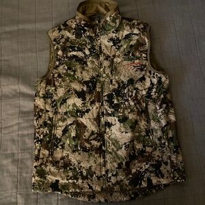 Sitka vest